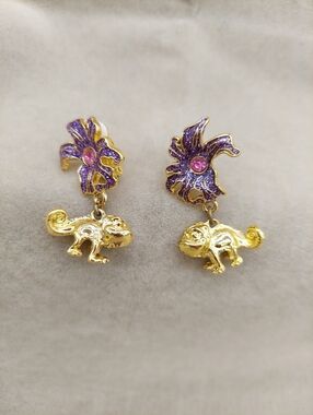 Disney Tangled Rapunzel Pascal Gold Purple Flower Festival Clip On Earrings